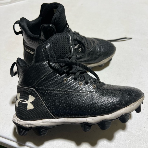 Under Armour Football Cleats - Picture 1 of 5